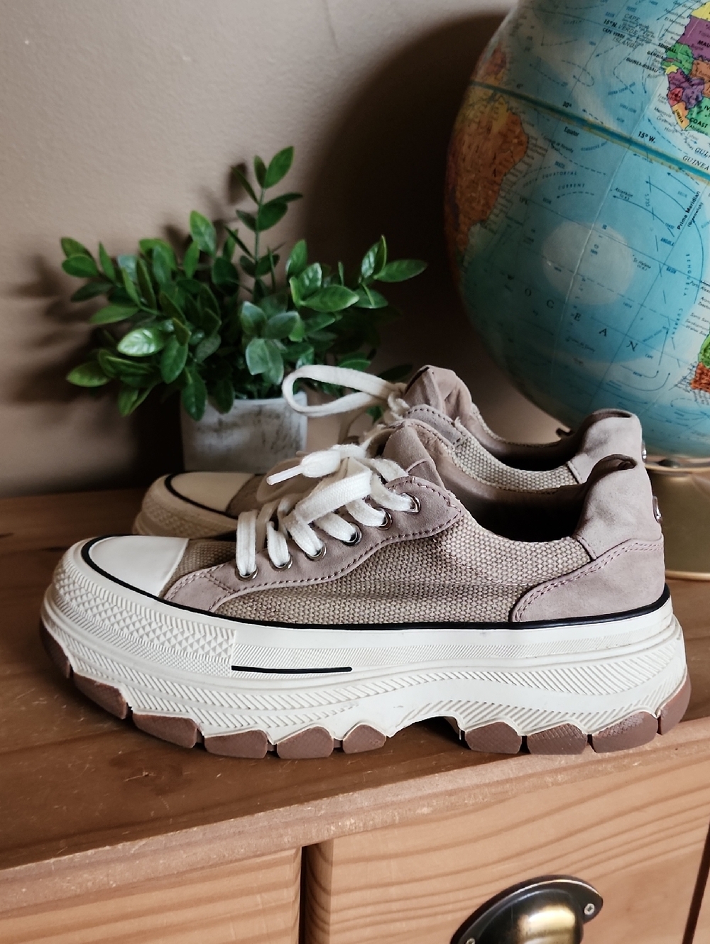 Wishbone Carly Sneaker Size 8,5 - Picture 6 of 15